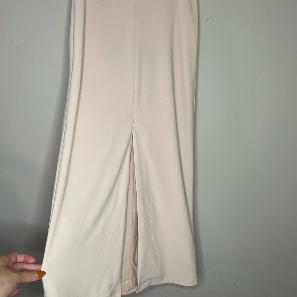 Alice Olivia Air front slit beige pencil skirt. - Picture 5 of 9